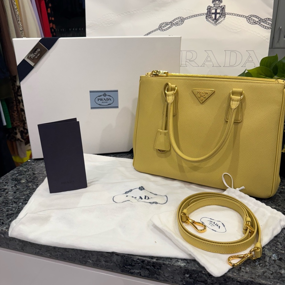 Large Prada Galleria Leather Bag